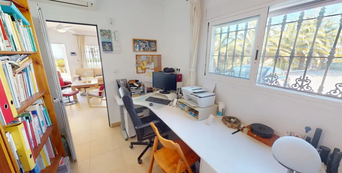 Продажа  отдельно стоящей виллы в Costa del Sol East 10