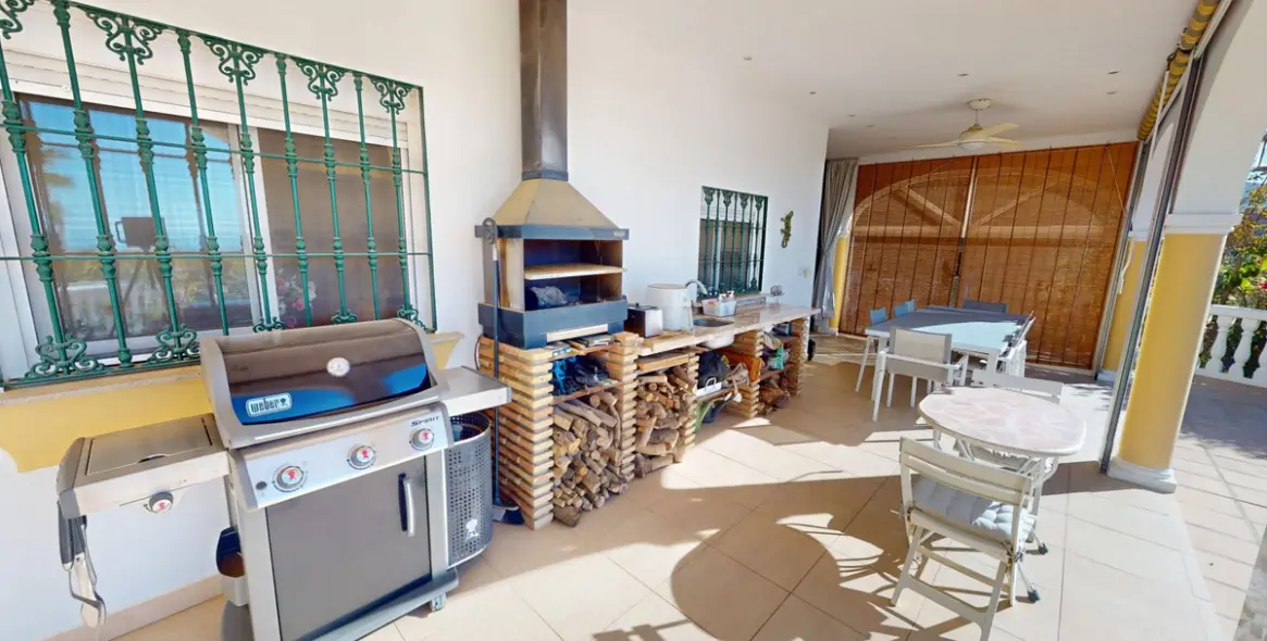 Sale of detached villa in Vélez-Málaga 35