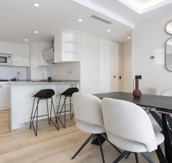 Venta de apartamento en planta media en Nueva Andalucía