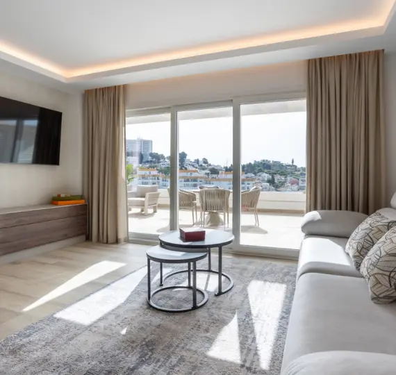 Venta de apartamento en planta media en Nueva Andalucía