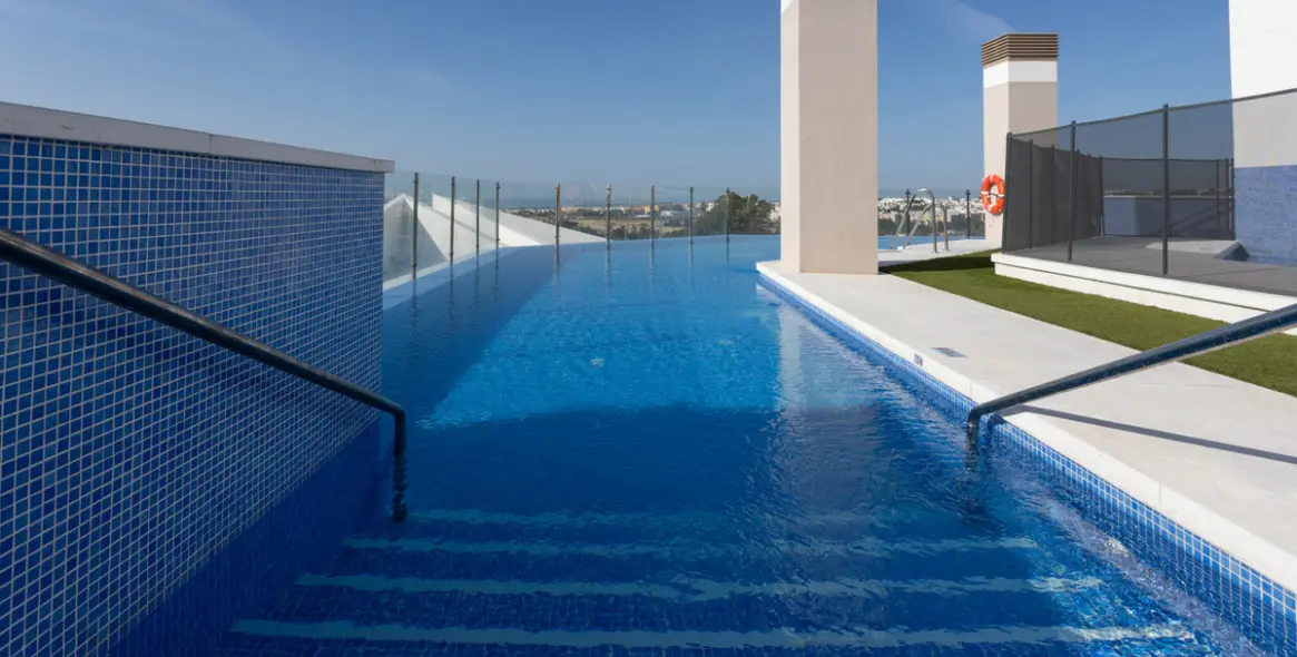 Sale of middle floor apartment in Nueva Andalucía 16
