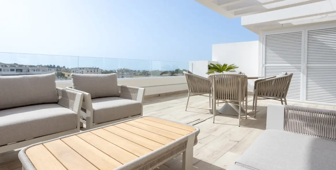 Sale of middle floor apartment in Nueva Andalucía 43