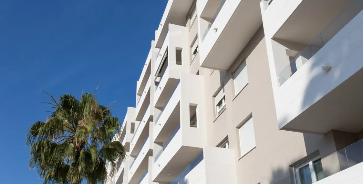 Sale of middle floor apartment in Nueva Andalucía 49