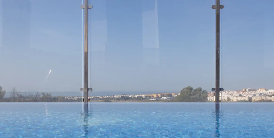 Sale of middle floor apartment in Nueva Andalucía 56