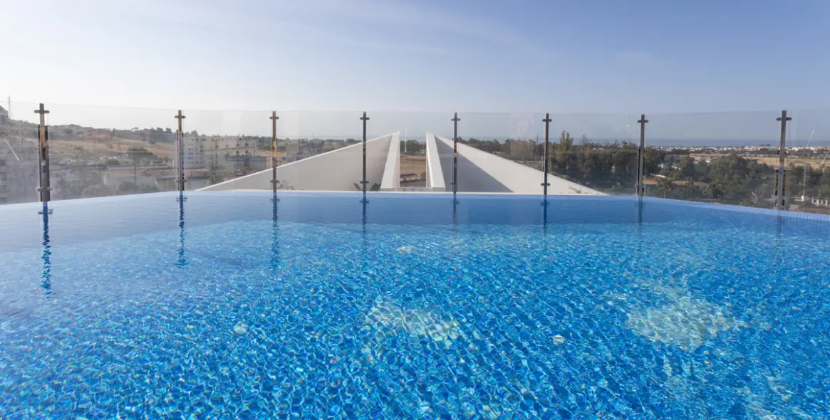 Sale of middle floor apartment in Nueva Andalucía 58