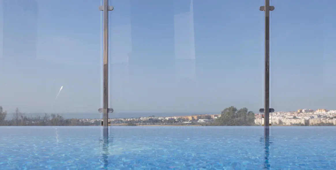 Sale of middle floor apartment in Nueva Andalucía 56