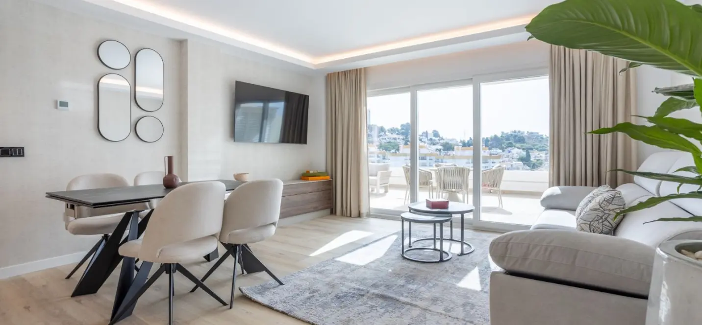 Venta de apartamento en planta media en Nueva Andalucía 0