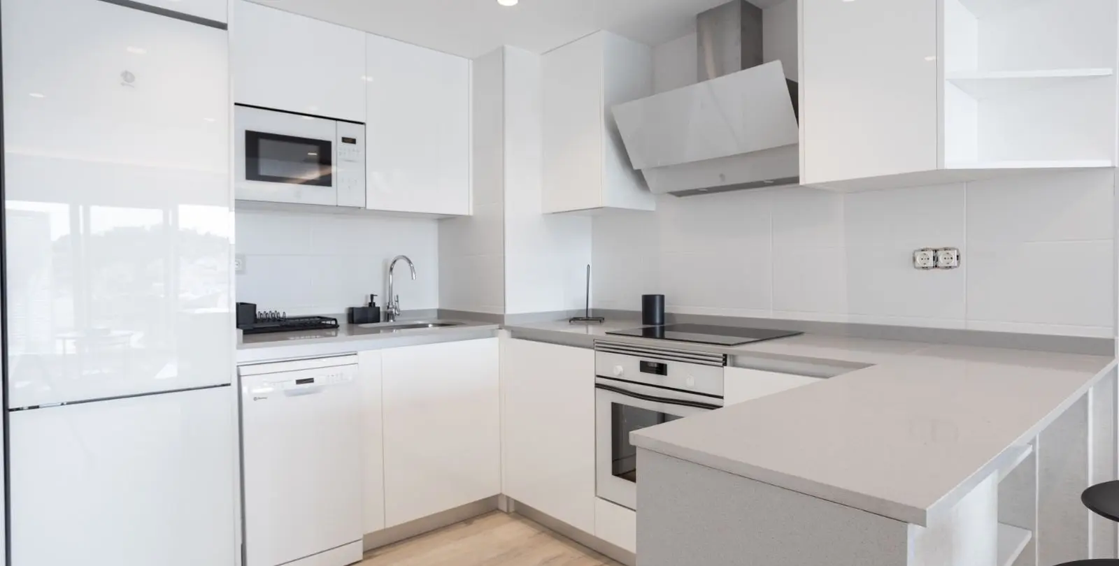 Venta de apartamento en planta media en Nueva Andalucía 7