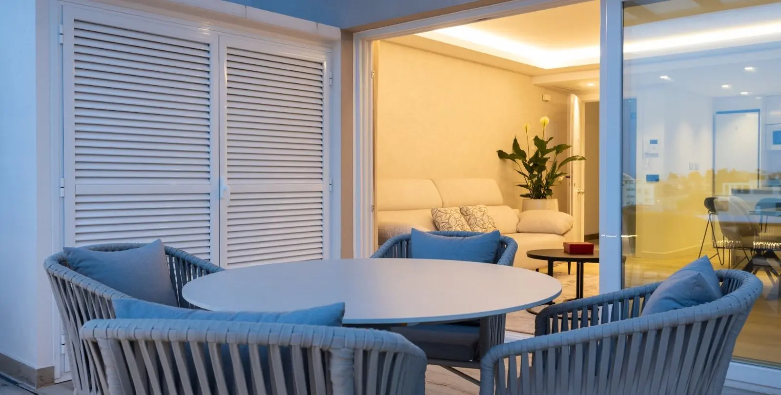 Venta de apartamento en planta media en Nueva Andalucía 11