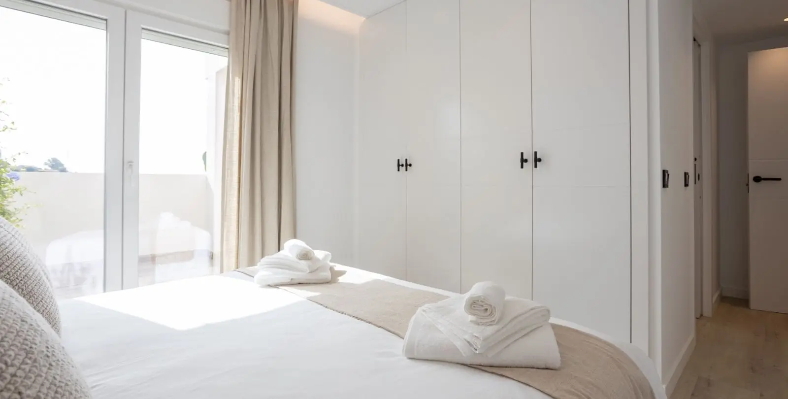 Venta de apartamento en planta media en Nueva Andalucía 13