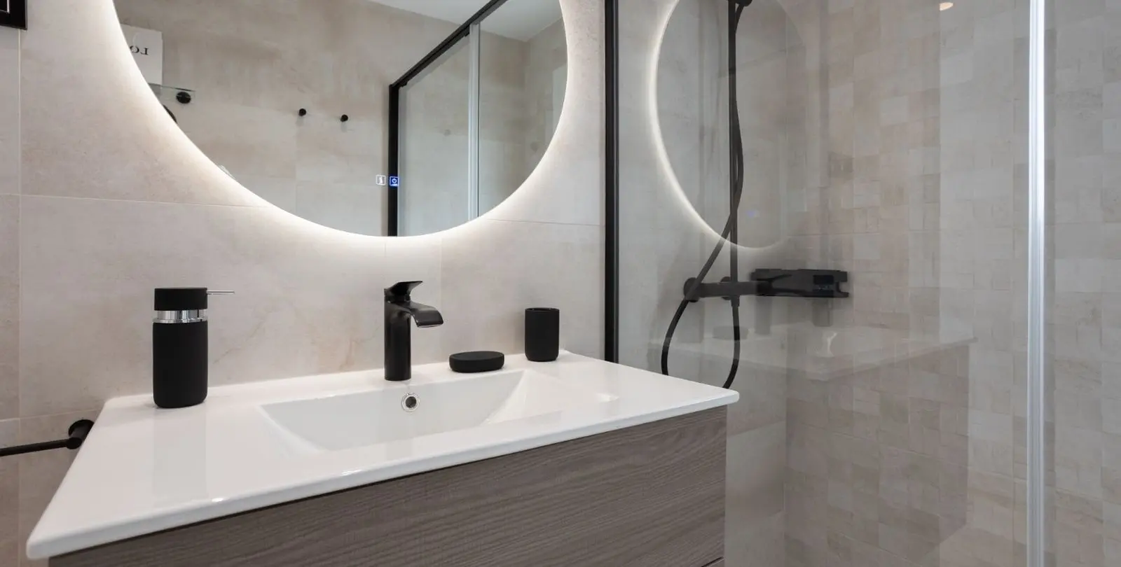 Venta de apartamento en planta media en Nueva Andalucía 14