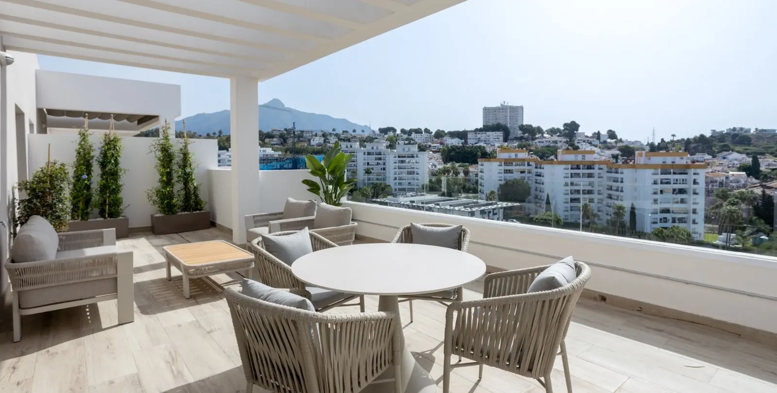 Venta de apartamento en planta media en Nueva Andalucía 22