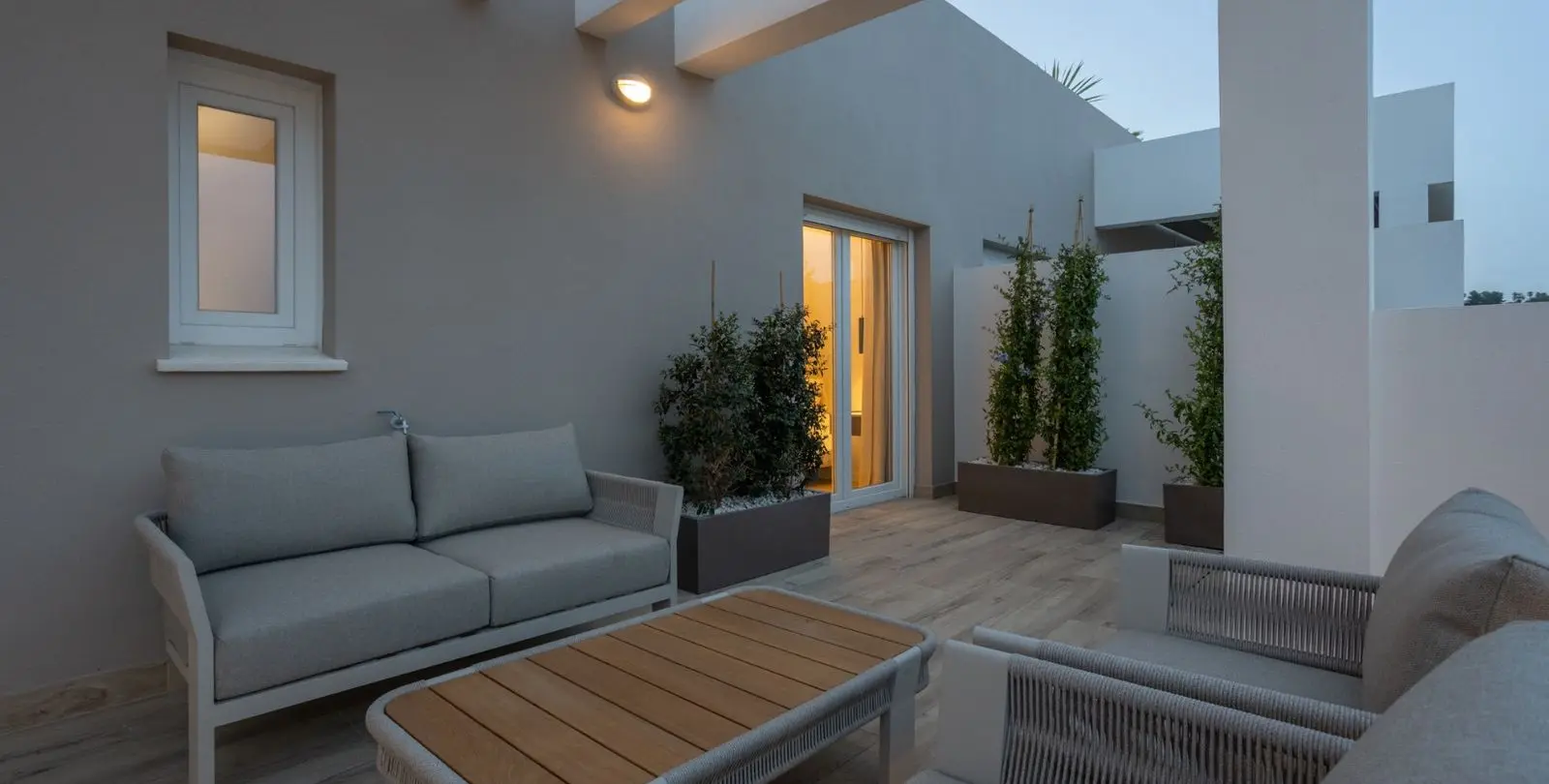 Venta de apartamento en planta media en Nueva Andalucía 34