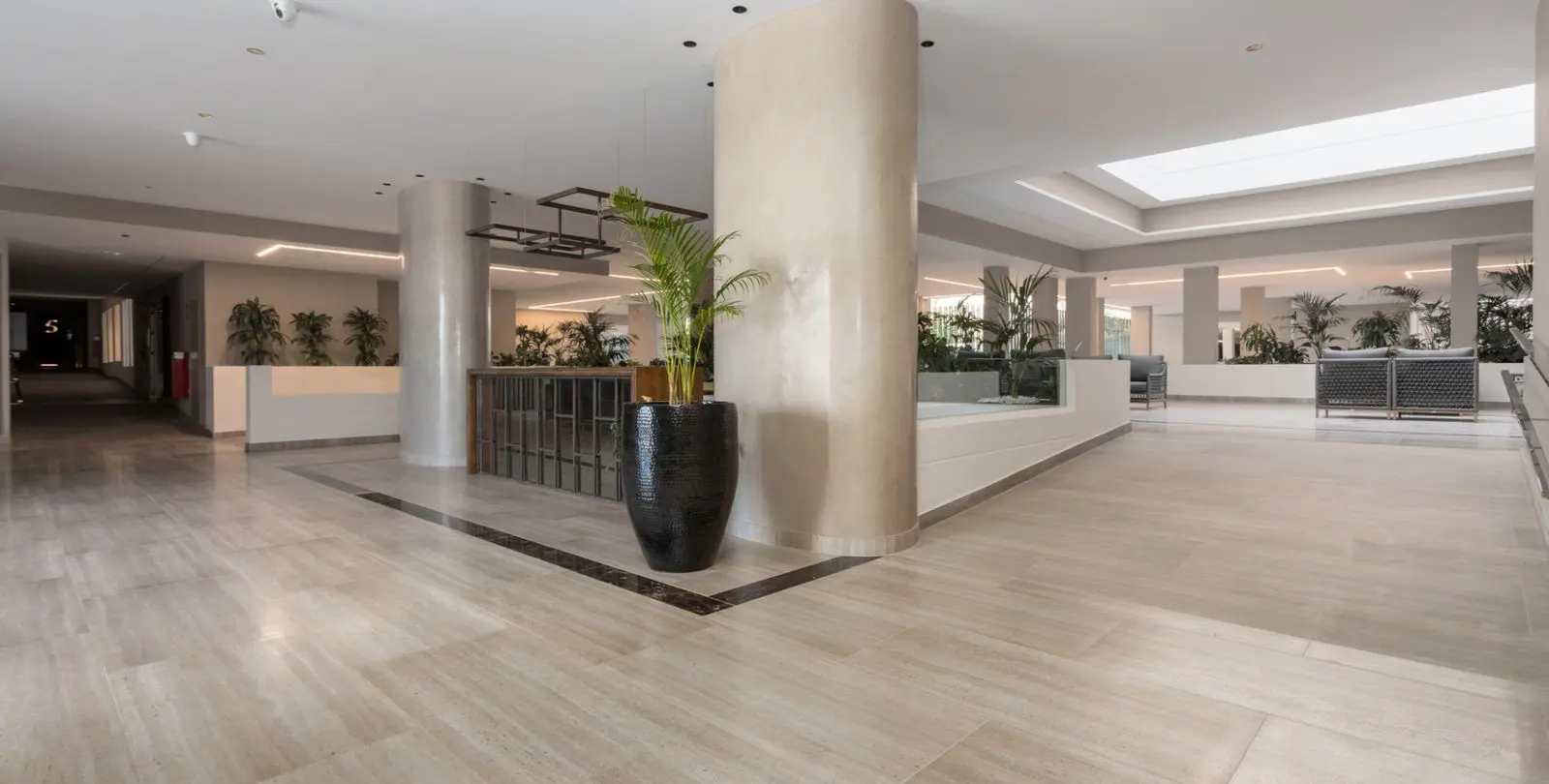 Venta de apartamento en planta media en Nueva Andalucía 51