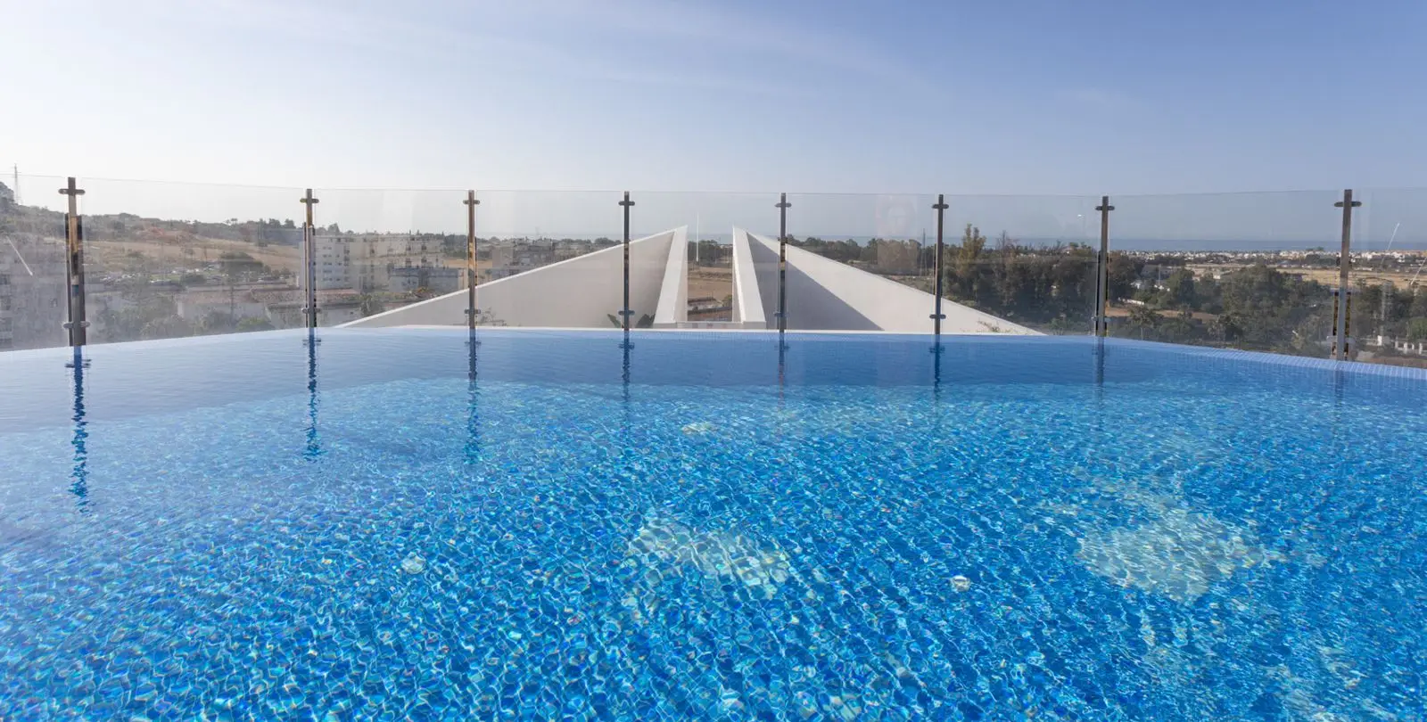 Venta de apartamento en planta media en Nueva Andalucía 58