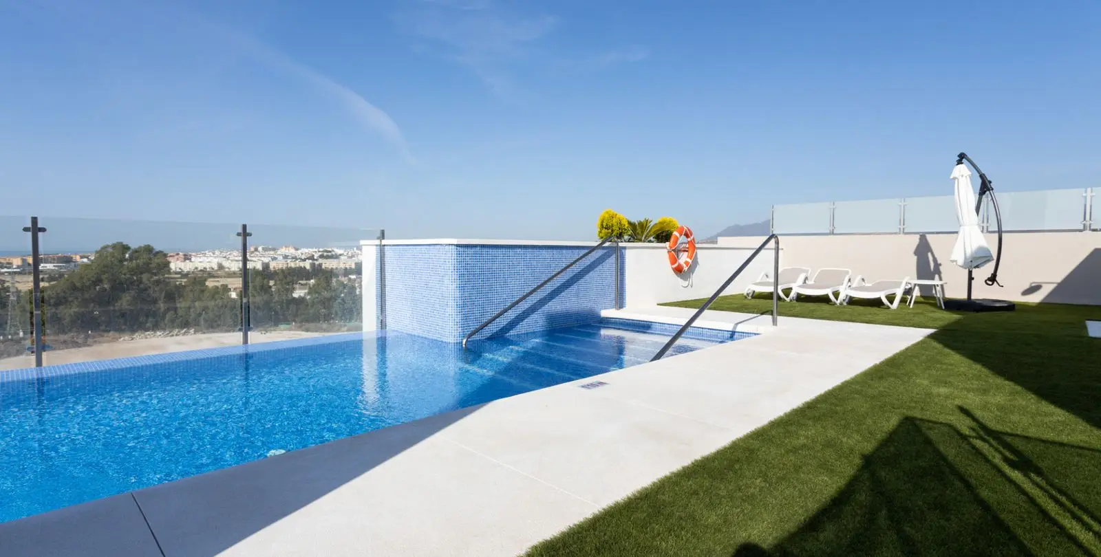 Venta de apartamento en planta media en Nueva Andalucía 59