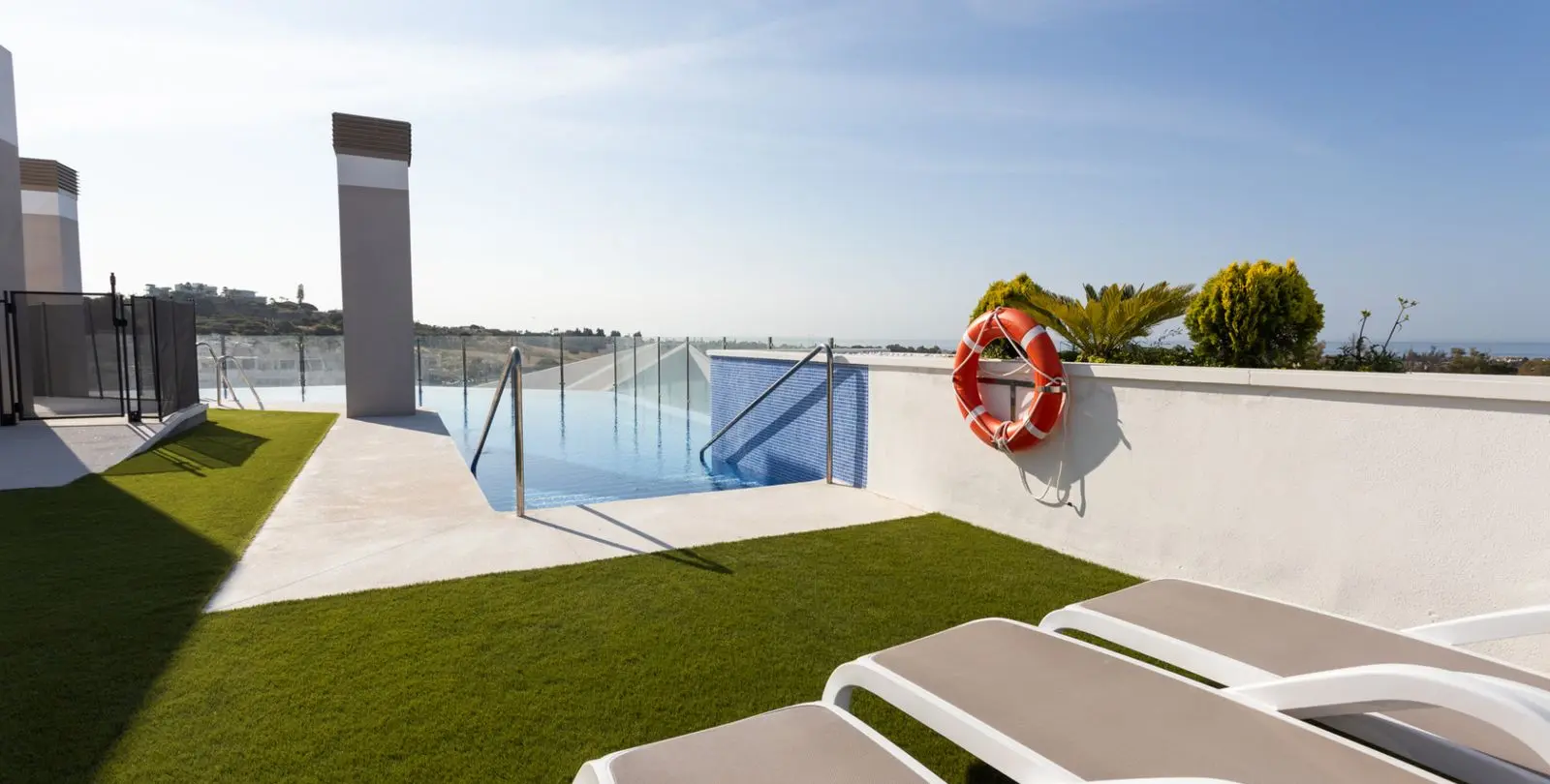 Venta de apartamento en planta media en Nueva Andalucía 60