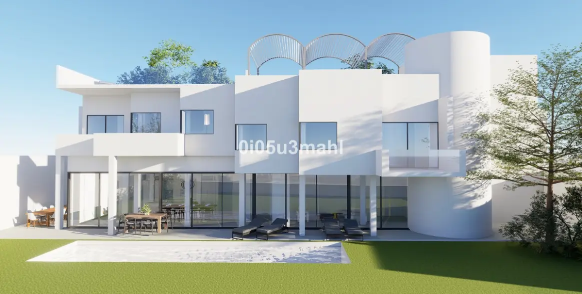 Sale of detached villa in El Candado 2