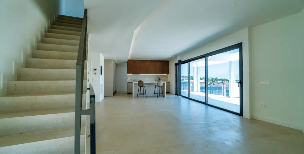 Продажа  отдельно стоящей виллы в Alhaurín de la Torre 4