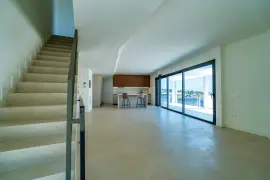 Image 4 thumb