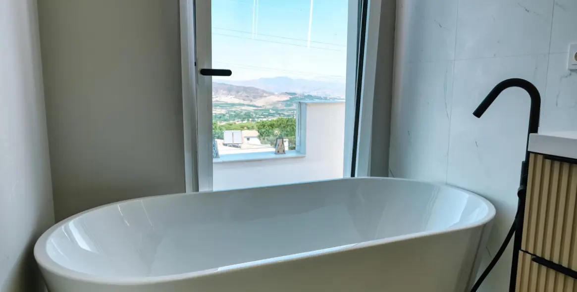 Продажа  отдельно стоящей виллы в Alhaurín de la Torre 25
