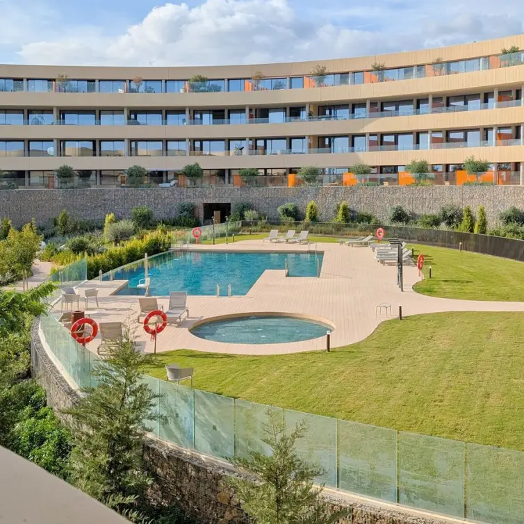 Sale of middle floor apartment in Fuengirola