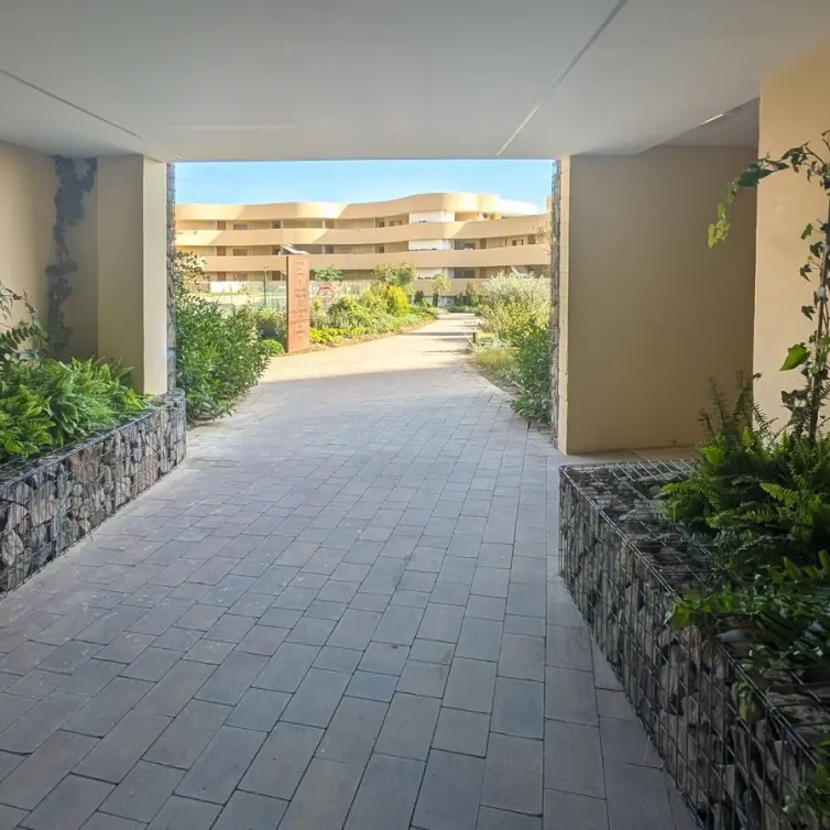 Sale of middle floor apartment in Fuengirola
