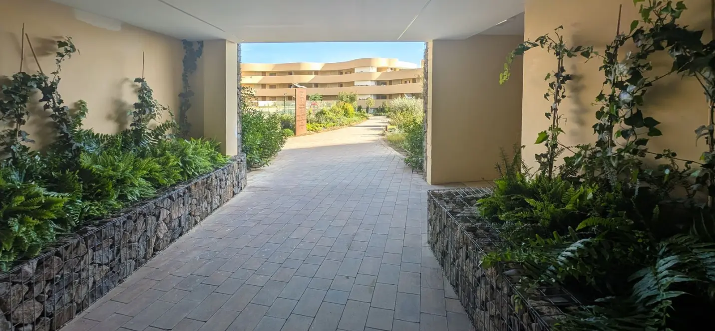 Sale of middle floor apartment in Fuengirola 2