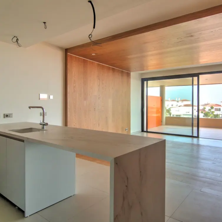 Sale of middle floor apartment in Fuengirola