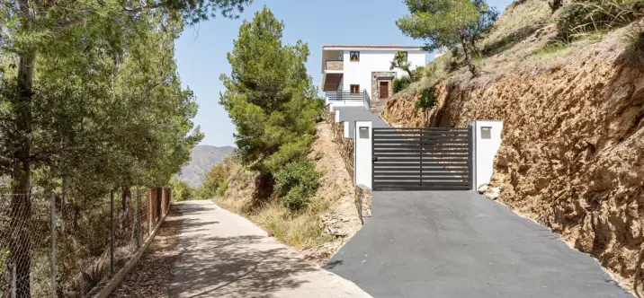 Sale of detached villa in Málaga Este 0