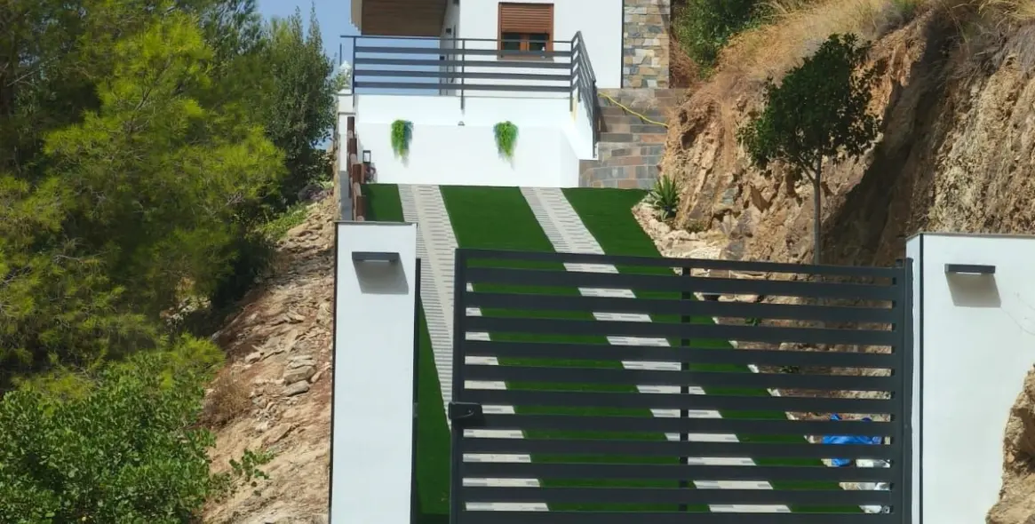 Продажа  отдельно стоящей виллы в Málaga Este 5