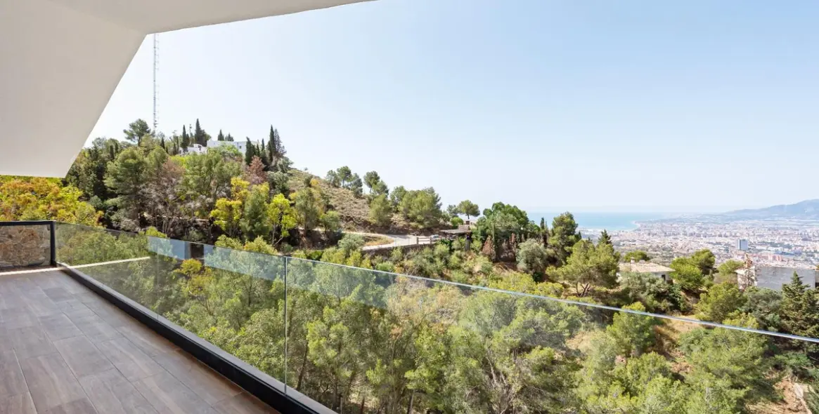 Продажа  отдельно стоящей виллы в Málaga Este 18