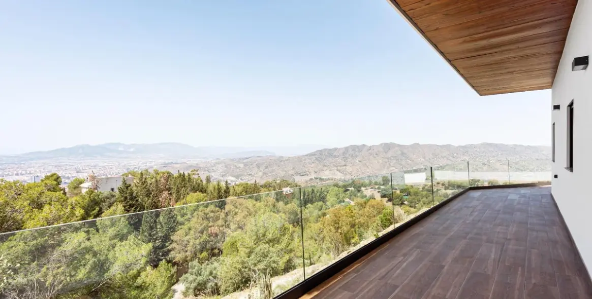 Продажа  отдельно стоящей виллы в Málaga Este 23