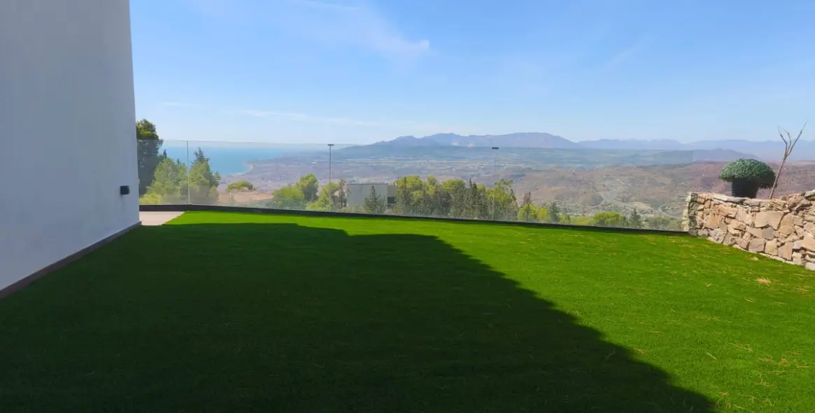 Продажа  отдельно стоящей виллы в Málaga Este 24