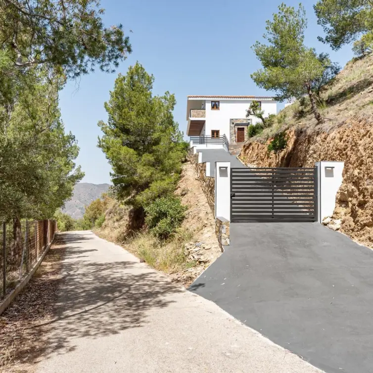 Sale of detached villa in Málaga Este