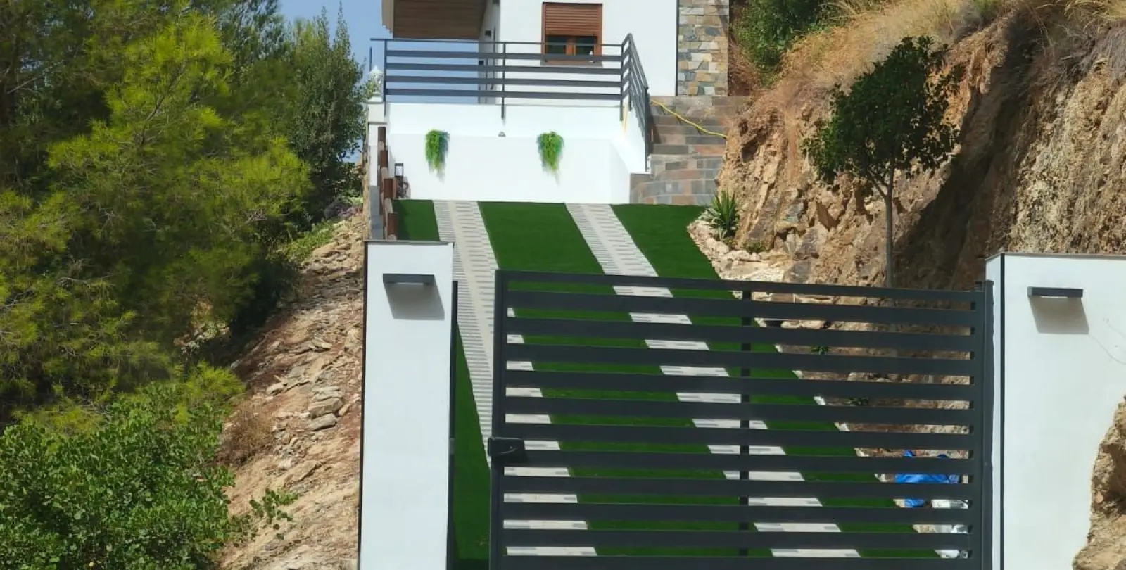 Продажа  отдельно стоящей виллы в Málaga Este 5