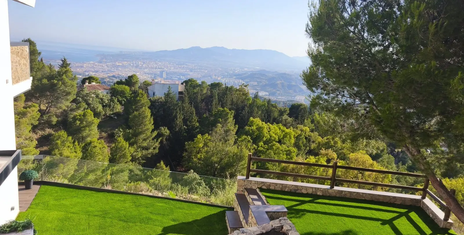Продажа  отдельно стоящей виллы в Málaga Este 6