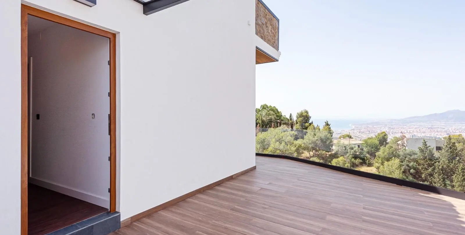 Продажа  отдельно стоящей виллы в Málaga Este 9