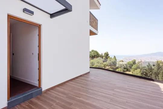 Image 9 thumb