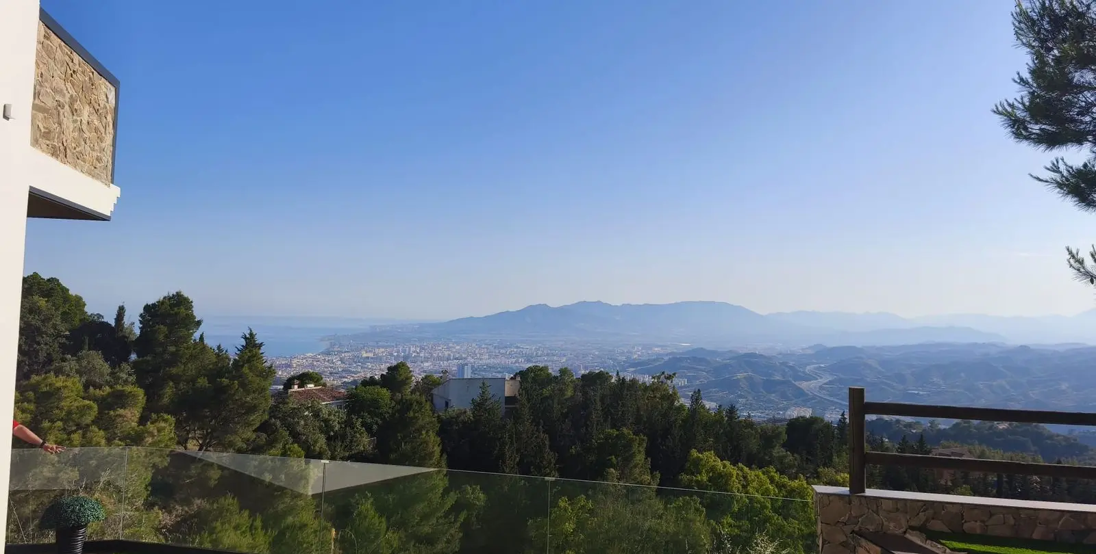 Продажа  отдельно стоящей виллы в Málaga Este 26