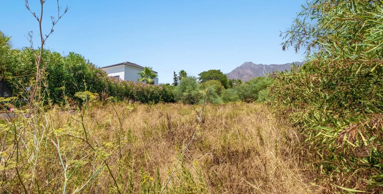 Продажа  жилого участка в Marbella 3