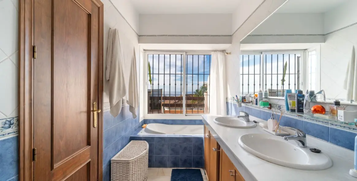 Sale of townhouse in Marbella 34