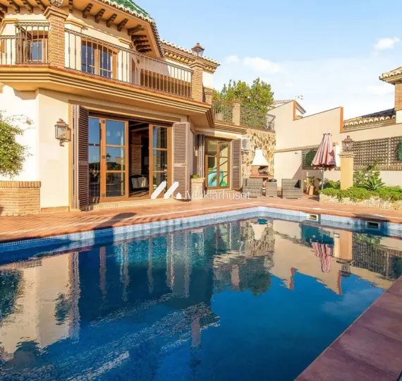 Oтдельно стоящая вилла R5144848