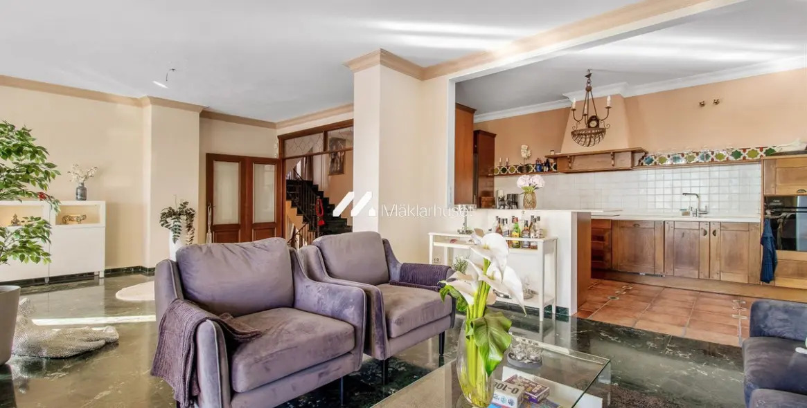 Продажа  отдельно стоящей виллы в Costa del Sol East 7