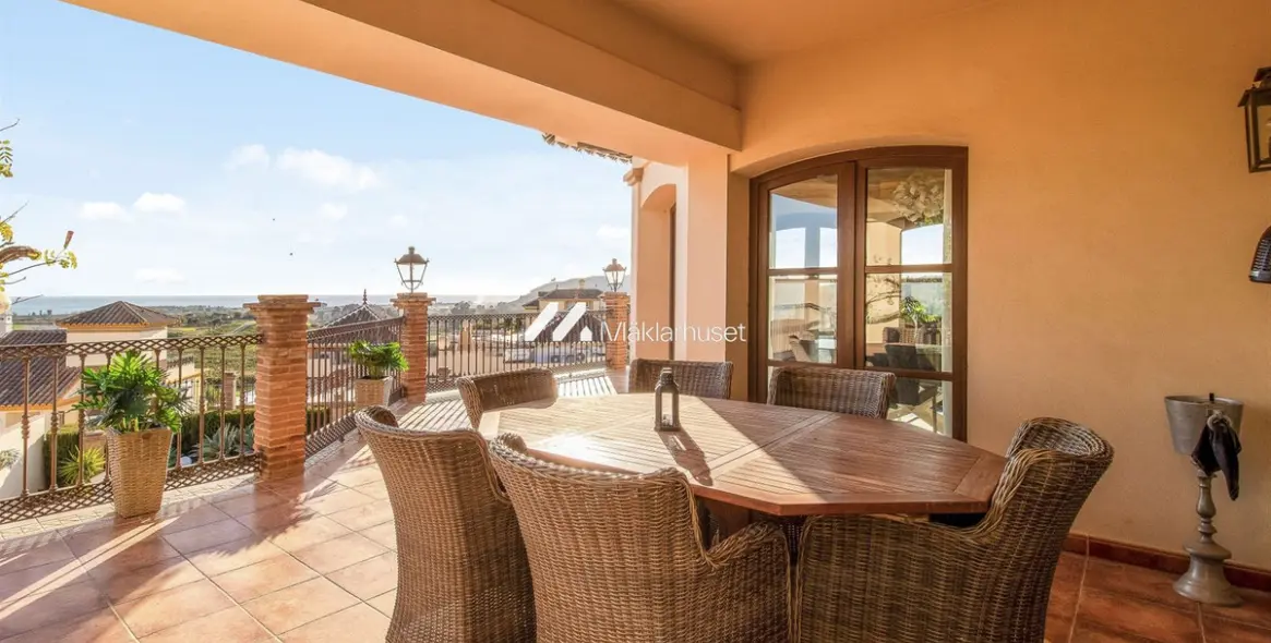 Продажа  отдельно стоящей виллы в Costa del Sol East 8