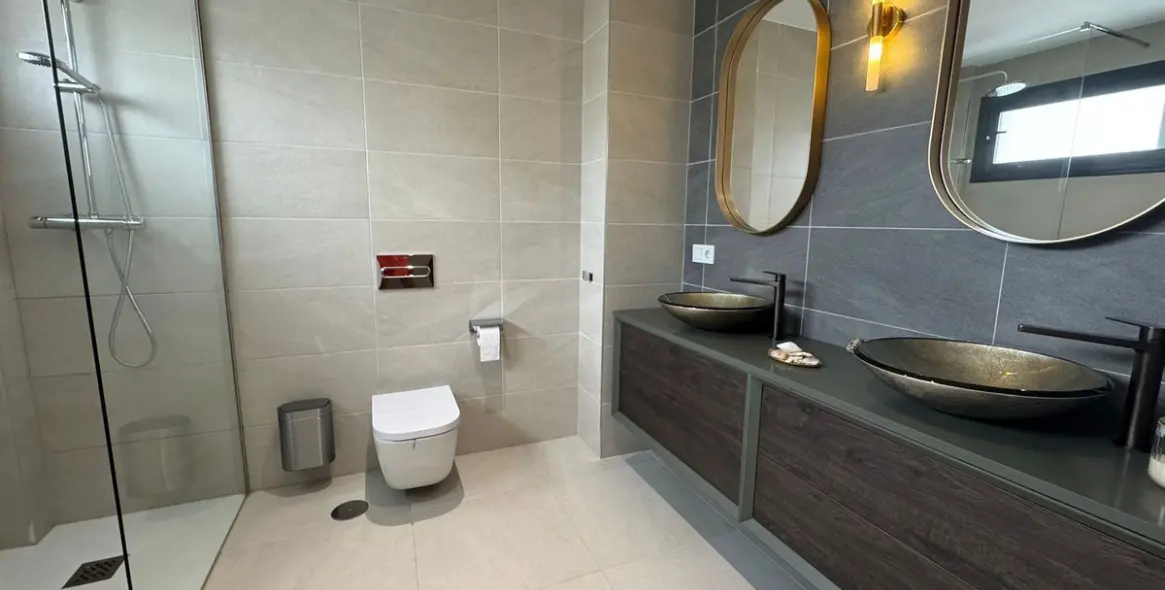 Продажа  отдельно стоящей виллы в Manilva 12