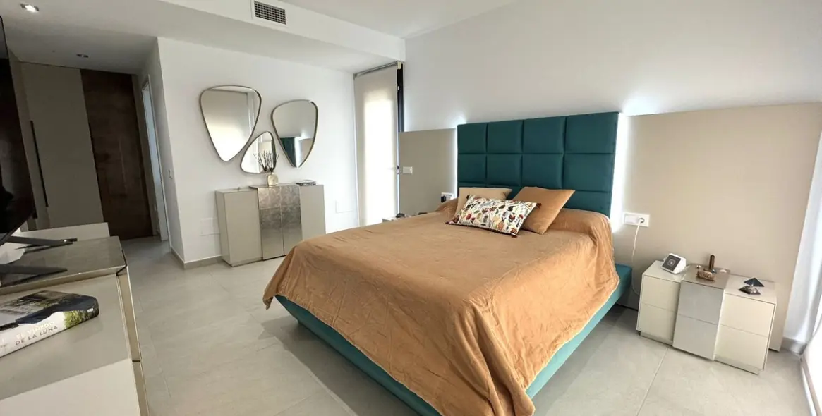 Продажа  отдельно стоящей виллы в Manilva 16