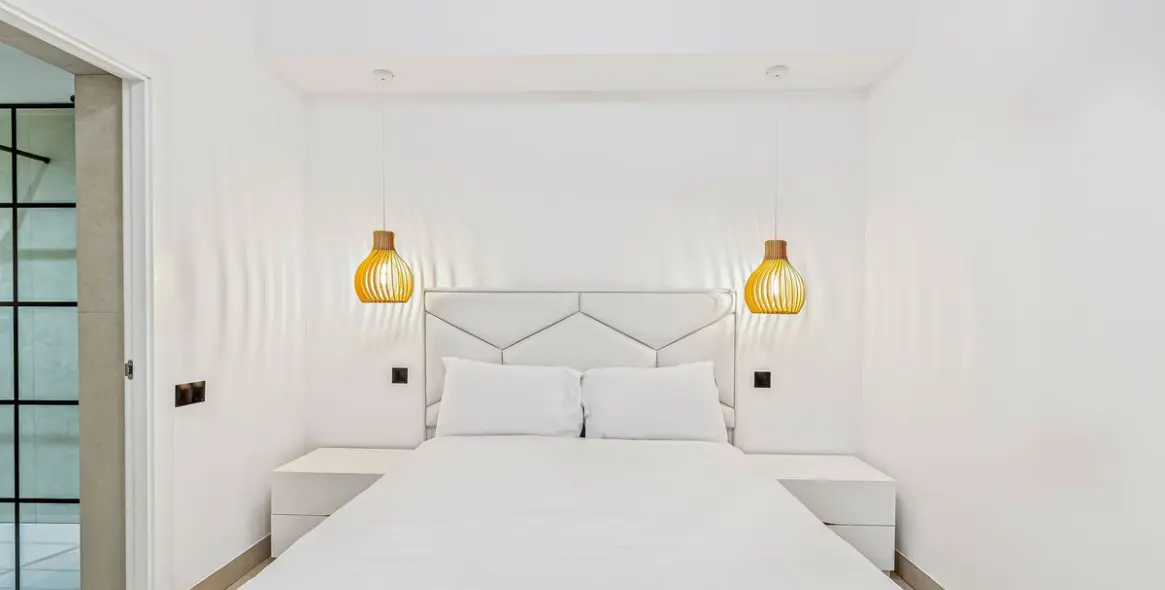 Venta de apartamento en planta baja en Puerto Banús 1