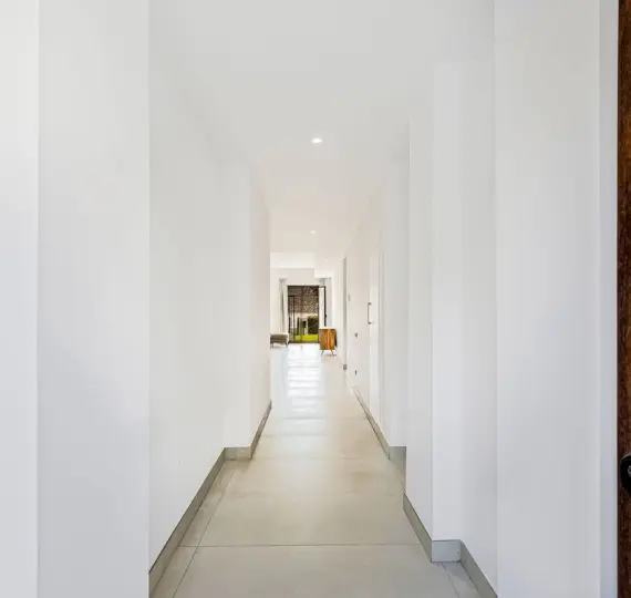 Venta de apartamento en planta baja en Puerto Banús