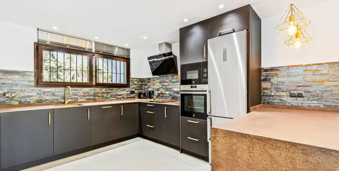 Venta de apartamento en planta baja en Puerto Banús 8